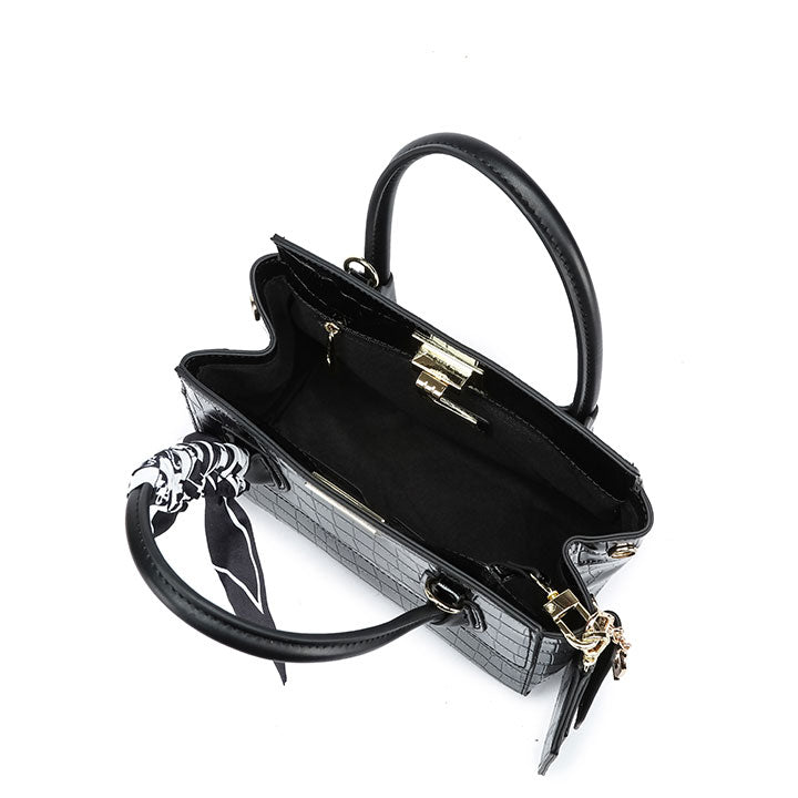 Fyor BD 127 Shoulder Bags #color_black