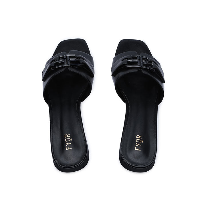 FYOR Flat Sandal #color_black